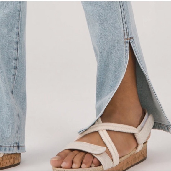 Something Navy Nina Slit Hem Jeans - Picture 3 of 11